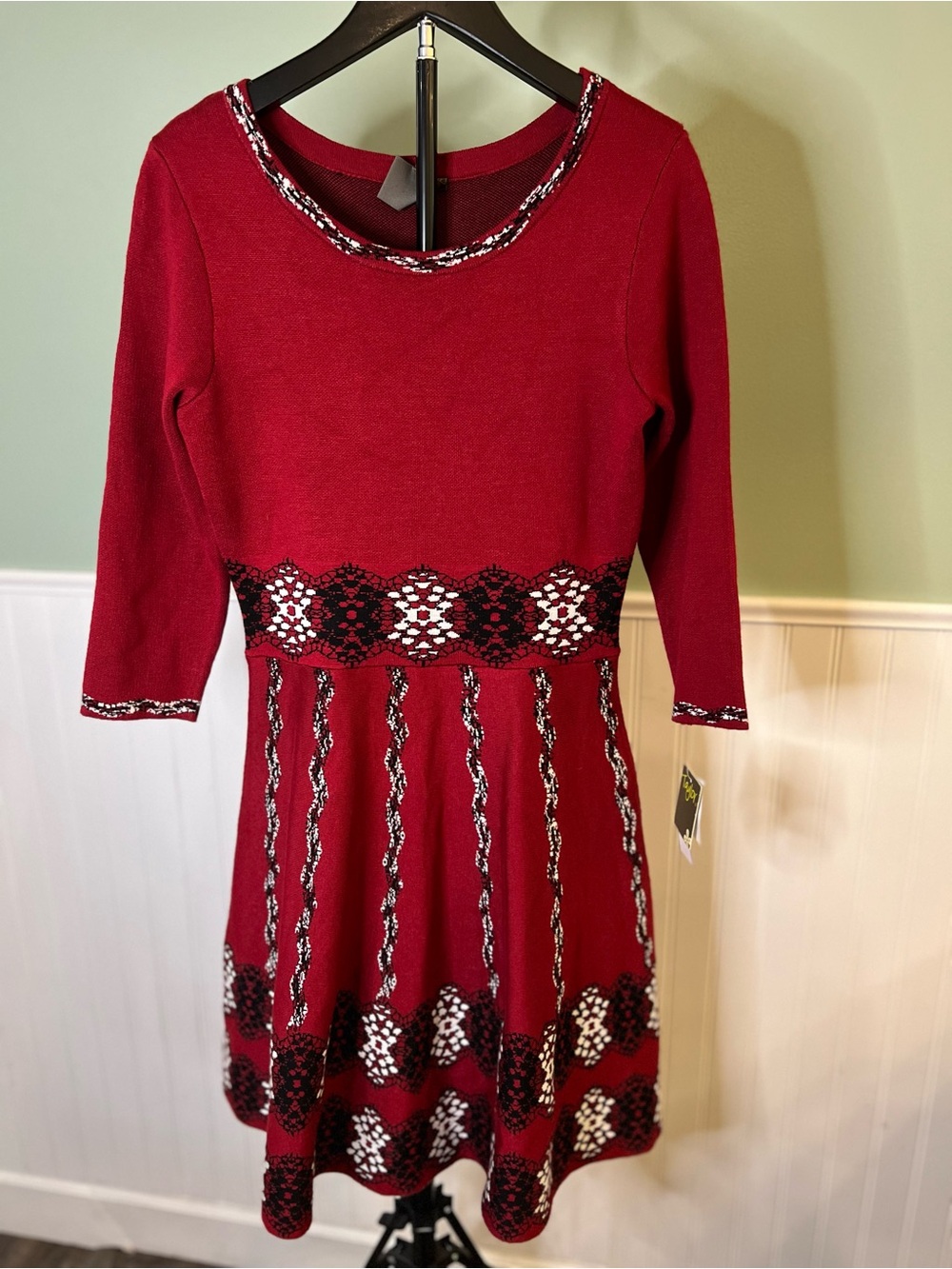 NEW- Taylor Red Knit Fit & Flare Dress w/Black & White Trim. Size M